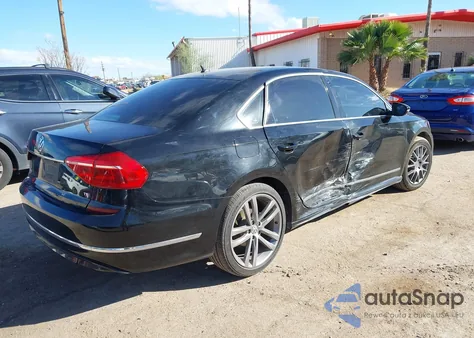 2016 Volkswagen Passat 1.8T R-Line z USA, uszkodzony, nr VIN 1VWAT7A37GC041938